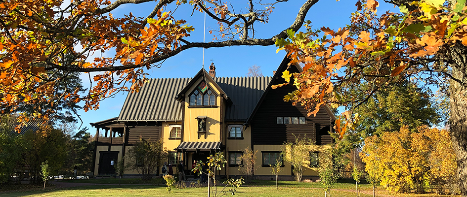 Karusell 945x400 Zorngården höst
